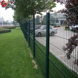 Clôture en treillis métallique de jardin vert à bordure enduite - Product Image 1