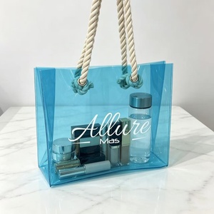 Borsa Tote Olografica in PVC Viola Rosa per Donna, Impermeabile, Colore Caramella, Borsa da Spiaggia e Viaggio con Chiusura Aperta e Lettere - Product Image 4