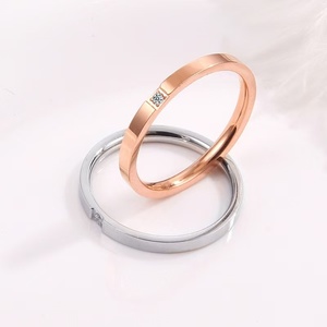 Anillos <span class=keywords><strong>de</strong></span> Pareja <span class=keywords><strong>de</strong></span> Acero Inoxidable al por Mayor, <span class=keywords><strong>Anillo</strong></span> <span class=keywords><strong>de</strong></span> <span class=keywords><strong>Promesa</strong></span> Minimalista <span class=keywords><strong>de</strong></span> 2 mm <span class=keywords><strong>para</strong></span> Mujeres y Hombres - Product Image 4