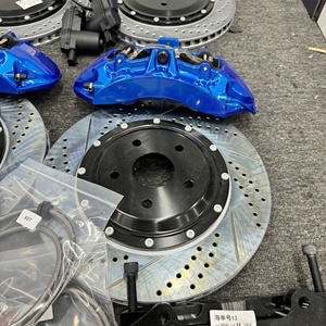 ชุดอัพเกรดคาลิปเปอร์ GT6 6Pot ขนาดใหญ่ พร้อมจานเบรกและผ้าเบรก ครบชุด เหมาะสำหรับรถยนต์ซีรีส์ 3 และ 5 - Product Image 3