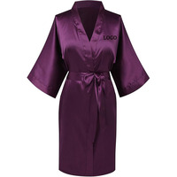Vente flash - Robe de bain en satin pour femme, imperméable, avec logo personnalisé, noire et violette, pour salon de coiffure, spa et institut de beauté