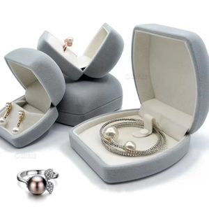 Caja de Joyería de Terciopelo Azul de Lujo con Logotipo Personalizado para Anillos, Colgantes, Pulseras, Brazaletes, Collares y Pendientes - Product Image 2