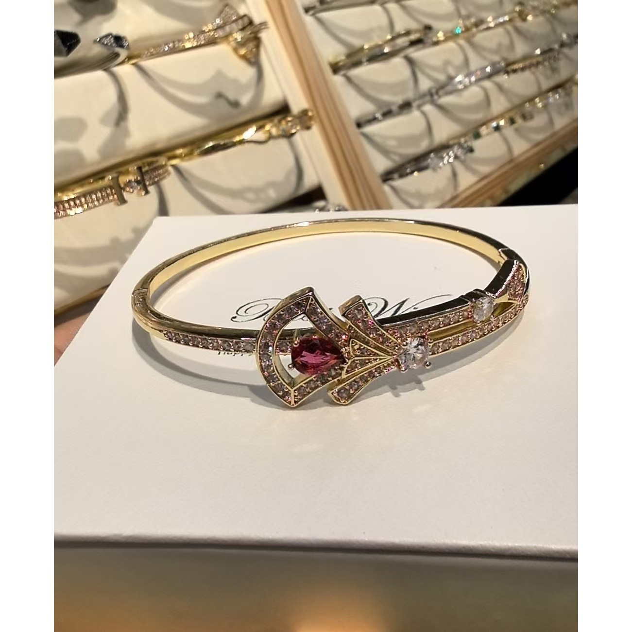 Zircon doré et rouge