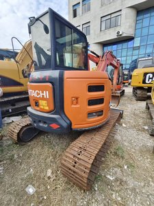 Mini-excavatrice sur chenilles hydraulique Hitachi ZX60USR d'occasion en bon état, d'origine japonaise, haute qualité, 6 tonnes, avec lame de bulldozer - Product Image 5