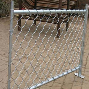 Clôture en treillis métallique galvanisé et revêtu de PVC durable pour la sécurité de la maison, des limites et des allées - Product Image 1