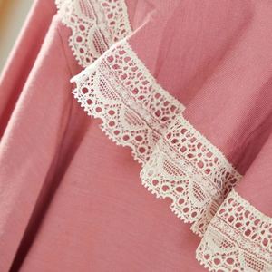 WanBao Vente en gros d'usine Robe de nuit en modal pour femmes Caractéristique thermique Douce manches longues Col classique en dentelle à volants pour le printemps et l'été - Product Image 5