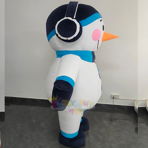 Costume de bonhomme de neige gonflable de Noël avec cache-oreilles, en fourrure de dessin animé mignonne, pour les défilés, les fêtes, la promotion et les événements - Product Image 3