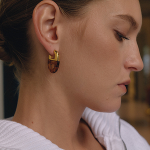 Pendientes de Resina Chapados en Oro de 18K de J&<span class=keywords><strong>D</strong></span> Jewelry, Pendientes de Acero Inoxidable con Forma de Gota de Agua, Color Café con Leche - Product Image 1