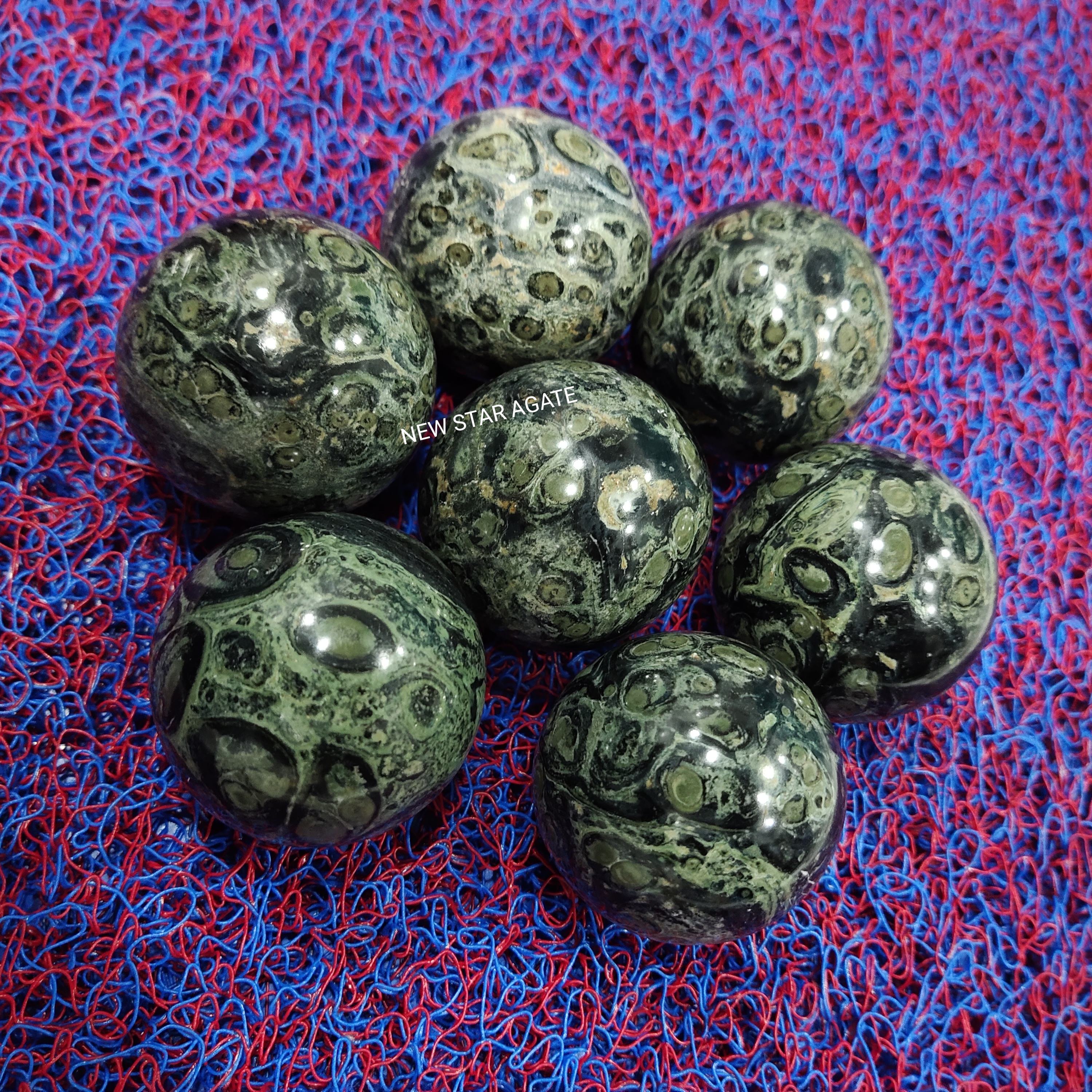 มีสีสัน