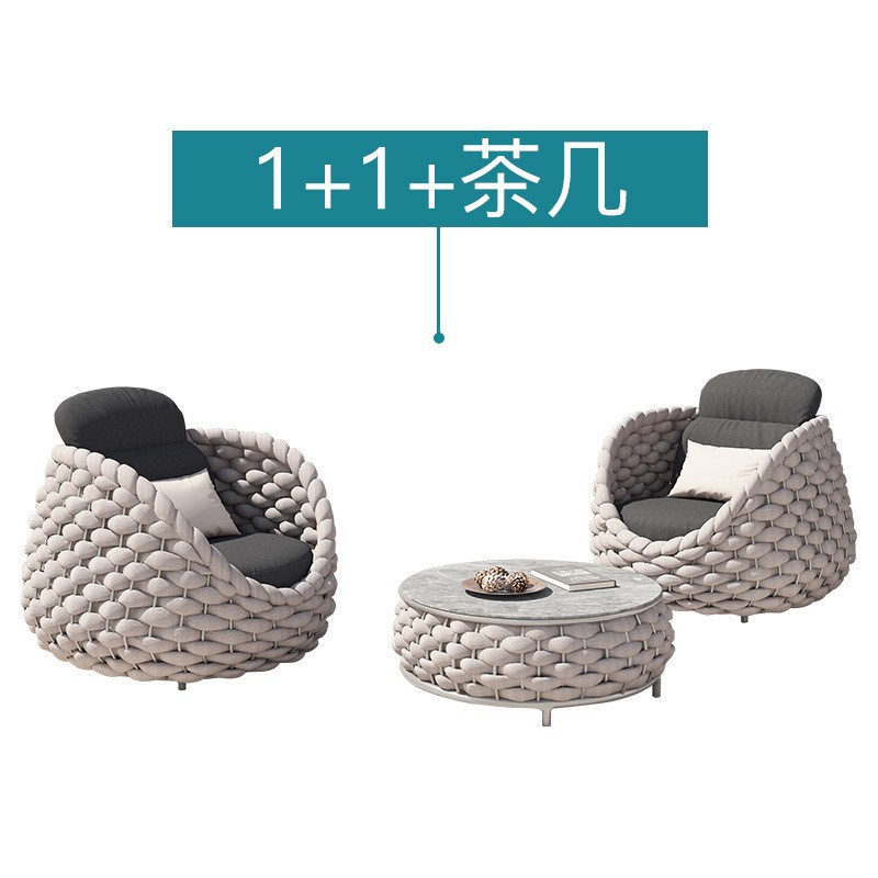 Due tavolini singoli