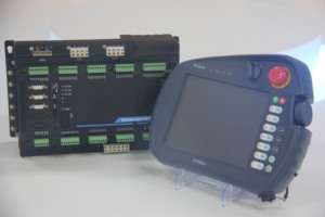 โซลูชันการขับเคลื่อนและควบคุมแบบรวมสำหรับเครื่องจักรเคลื่อนที่แบบสามแกนพร้อมเซอร์โวมอเตอร์ 3 ตัวและแท่นควบคุมแบบเคลื่อนที่ - Product Image 5