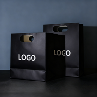 Sacs en papier kraft blanc de luxe, personnalisés avec logo, couleur personnalisée, design personnalisé, pour emballages de parfums et de cosmétiques, avec poignée découpée