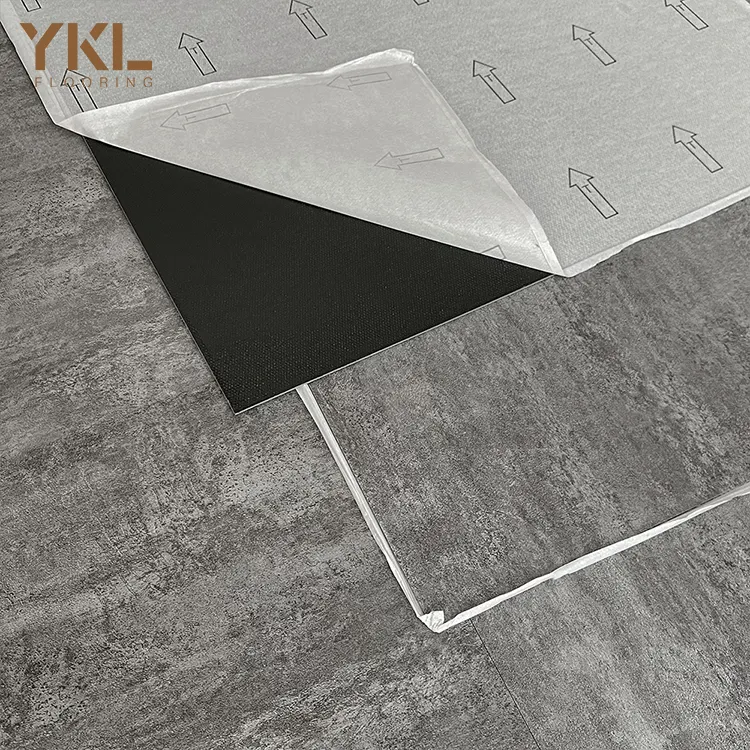 Plancia impermeabile in vinile pavimento resistente e materiale antiscivolo autoadesivo in vinile plancia da pavimento