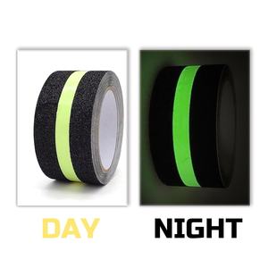 Nastro Antiscivolo Adesivo, Nastri di Trazione Antiscivolo con Effetto Fluorescente al Buio, PTFE PET PE Impermeabile Resistente alle Alte Temperature per Gradini - Product Image 6