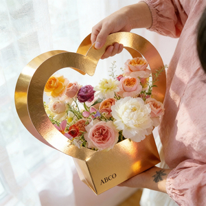 Boîte <span class=keywords><strong>d</strong></span>'emballage pour bouquet de fleurs Panier de fleurs en papier portable Boîte <span class=keywords><strong>d</strong></span>'arrangement de fleurs en forme de coeur Vente en gros - Product Image 4