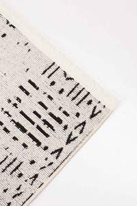 Alfombra Moderna Geométrica de Chenilla Mira White, 7mm, Pelo Corto, Lavable, Antideslizante, Ecológica, Apta para Mascotas, Poliéster, Tamaños Personalizados - Product Image 3