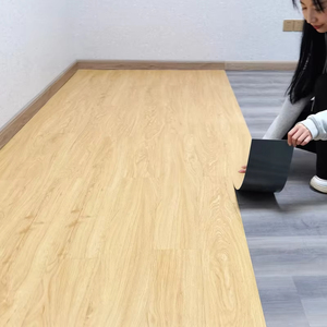 Nouveauté Planche de vinyle de luxe PVC Revêtement de sol en plastique Sans formaldéhyde SPC Auto-adhésif Piso De Vinilico Style moderne Uni - Product Image 4