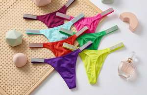 Tanga de satén de seda transpirable con letras de diamantes de imitación brillantes para mujer, lencería sexy, bragas íntimas femeninas 2026 - Product Image 5