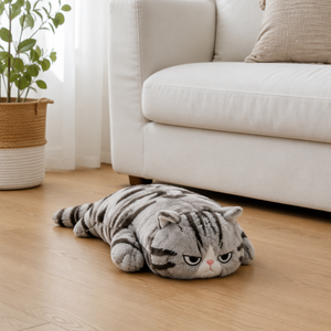 Peluche de Gato Realista con Peso, Orejas Rosas, Suave, en Posición Acostada, para Alivio de la Ansiedad y Apoyo Sensorial - Product Image 1
