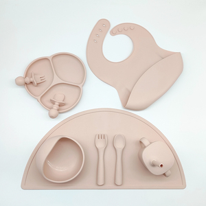 Ensemble d'alimentation pour bébé en silicone et bambou écologique personnalisé en gros, tasse à succion antidérapante, bavoir, cuillère, assiette pour nourrissons et tout-petits - Product Image 5