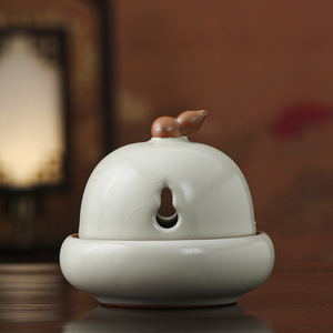 Quemador de incienso de cerámica Ru Kiln con bandeja para ceremonia del té y uso en interiores, hecho en Dehua. - Product Image 1