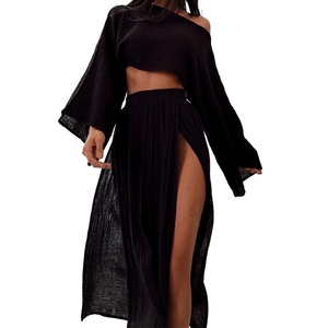 Ensemble deux pièces élégant en lin mélangé sur mesure pour femme, idéal pour les loisirs et les vacances, avec haut taille haute et design unique à fente - Product Image 1