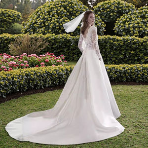 Nuovo arrivo abito da sposa in pizzo francese | Abito da sposa di lusso minimalista abito da sposa a maniche lunghe con tasca a strascico da cappella - Product Image 4