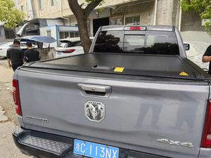 Couvercle de rouleau en aluminium robuste sur mesure pour camionnettes GMC Sierra Chevy <span class=keywords><strong>Silverado</strong></span> Dodge Ram F-150 verrouillage dur du tonneau - Product Image 2