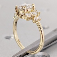 Anillo de Compromiso con Diamante Cultivado en Laboratorio de 3 Quilates, Corte Oval, Diseño Floral con Piedras Laterales, Oro Sólido de 10K/14K/18K, Certificado IGI, CVD/HPHT, Personalizado