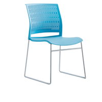 Chaise de bureau ergonomique personnalisée à succès avec structure en PP, base en acier et dossier en maille, style chaise de direction, en stock