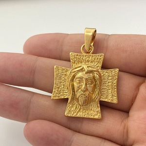 Collar con Colgante de Cruz de Acero Inoxidable yunnique, Diseño de Rostro de Jesús Dorado, Estilo Hip Hop Punk - Product Image 3