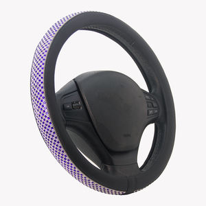 Funda de <span class=keywords><strong>Volante</strong></span> de Cuero Brillante de Cobertura Total <span class=keywords><strong>con</strong></span> 3 Radios y Base Antideslizante para Mayor Seguridad y Estilo al Conducir - Product Image 2