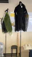 Décoration d'Halloween en gros : Fantôme hurlant, squelette, sorcière, épouvantail, maison hantée, ornements de la Mort, outils pour fête