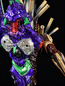 Sculpture artistique chicha cyberpunk en résine et acier inoxydable de 60 cm avec base en verre transparent pour la décoration de salons, hôtels et clubs - Product Image 3