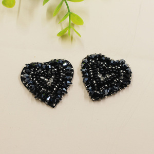 MANTU Écusson rétro haut de gamme pour femmes Écusson élégant en forme de coeur Autocollant en tissu de perles de riz Tubes de perles vintage Écusson en <span class=keywords><strong>verre</strong></span> - Product Image 4