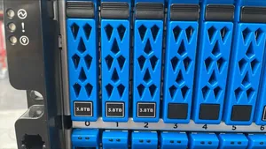 Sistema de Almacenamiento All-Flash NVMe para Redes Empresariales AFF A400, Capacidad Original de 8TB con SSD e Interfaz USB, en Stock - Product Image 4