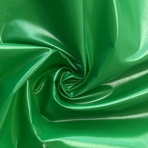 Ультра-легкая дышащая нейлоновая тафта 380 т глянцевое полиуретановое покрытие для девочек 100% Глянцевая нейлоновая ткань для пуховика - Product Image 6