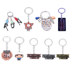 Llavero con letra de <span class=keywords><strong>Stranger</strong></span> <span class=keywords><strong>Things</strong></span> para hombre y mujer, colgante con luz del alfabeto, regalo de joyería - Product Image 2