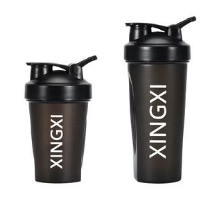 携帯用漏れ防止BPAフリージムボディビルディングエクササイズボトル、パーソナライズカスタムロゴ入りプロテインシェーカーボトル（メタルボール付き） - Product Image 1