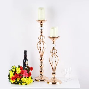 Centros de Mesa Altos Blancos de Lujo y Alta Calidad para Bodas, Soportes de Flores Artificiales, Decoraciones de Mesa de Metal Tallado Hueco - Product Image 3