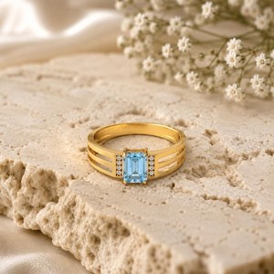 Anillo llamativo de topacio azul cielo con corte esmeralda, hecho a mano, minimalista, en plata de ley 925 con acabado en oro de 18 quilates, elegante. - Product Image 5