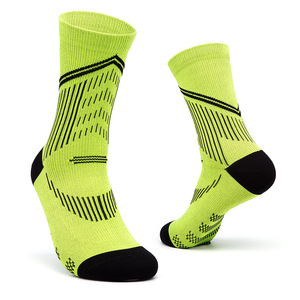 Chaussettes de cyclisme respirantes, anti-abrasion, antidérapantes et compressives pour la course à vélo, l'entraînement et les sports de plein air, fabrication sur mesure, vente en gros - Product Image 4