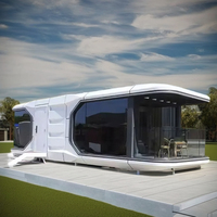 Capsule spatiale préfabriquée avec murs en verre panoramiques pour projets de villégiature dans le désert et de retraite pour l'observation des étoiles