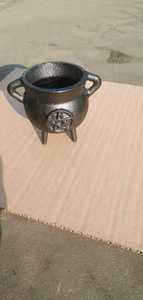 Caldero Pequeño de Hierro Fundido Precurado con 3 Patas - Product Image 4