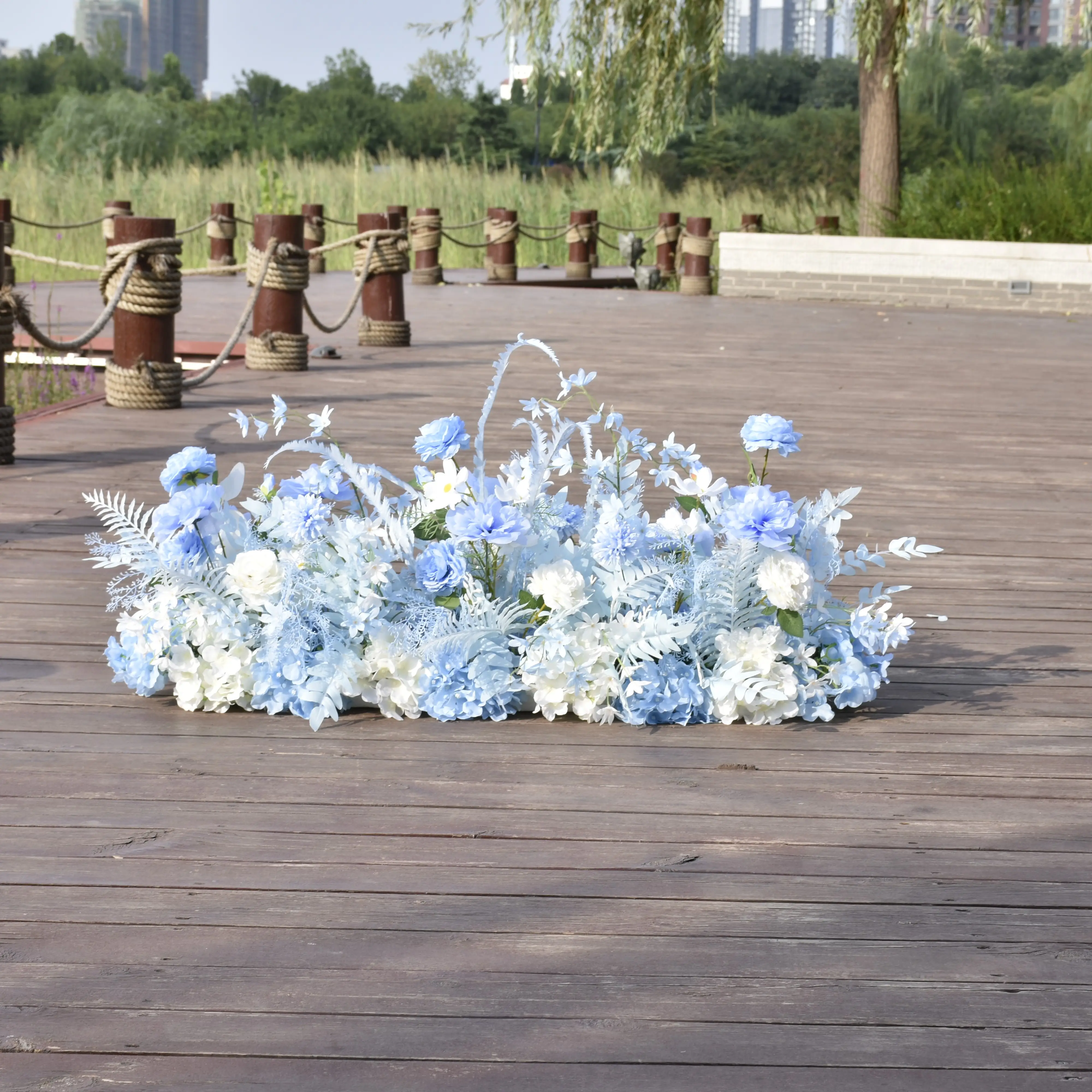 Wedding props Artificial floral Triangle flower long strip flower arrangement Wedding decoration centerpiece
