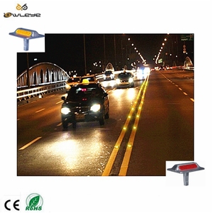Marqueur <span class=keywords><strong>de</strong></span> chaussée <span class=keywords><strong>solaire</strong></span> en acier moulé à œil <span class=keywords><strong>de</strong></span> chat, sans entretien, longue durée <span class=keywords><strong>de</strong></span> vie, blanc, économique, hautement réfléchissant, surélevé - Product Image 6