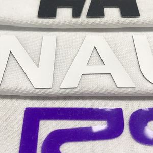 Autocollants en silicone 3D épais en relief pour transfert de chaleur, logo personnalisé, pour vêtements de sport, vêtements de yoga, sacs à dos - Product Image 3