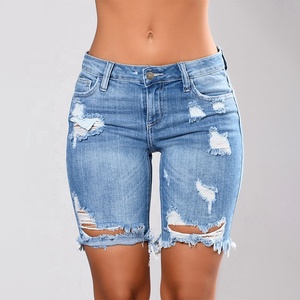<span class=keywords><strong>Pantaloncini</strong></span> di Jeans Jeans strappati e strappati da <span class=keywords><strong>donna</strong></span>, vendita all'ingrosso di Private Label <span class=keywords><strong>Bermuda</strong></span> blu Jeans - Product Image 1