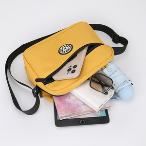 Bolso Bandolera Moderno para Mujer, Color Rosa, Horizontal, Cuadrado, Resistente al Agua, con Cierre y Bolsillo Frontal, para Uso Diario Informal, Verano 2025 - Product Image 2