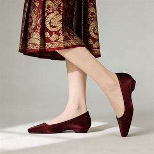 Chaussures à talons hauts tendance et confortables de haute qualité pour femmes, conçues sur mesure par des designers seniors - Product Image 4